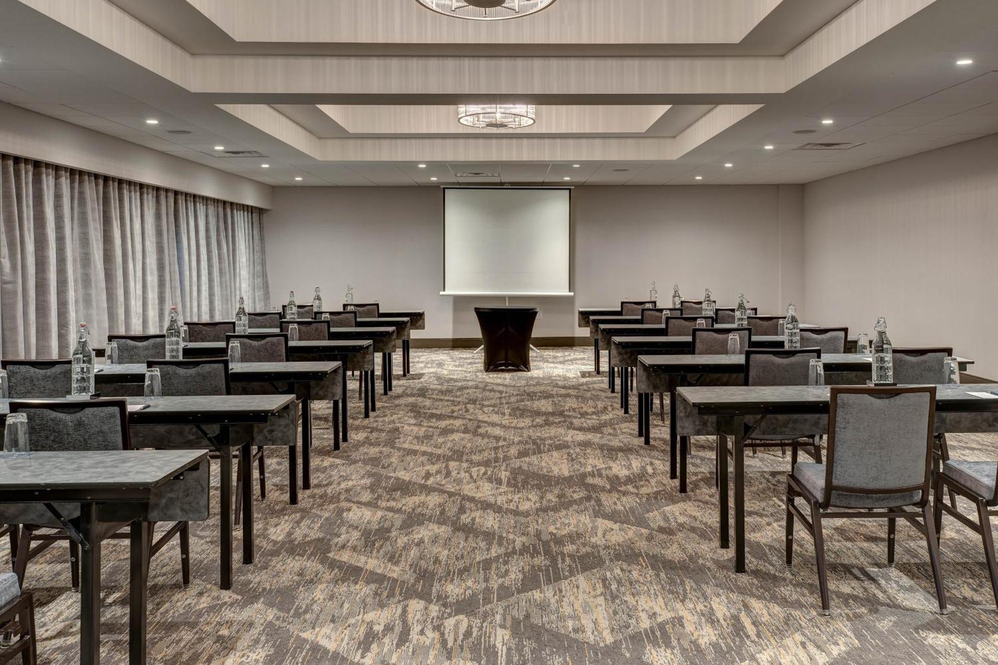 Sheraton Eatontown Hotel Dış mekan fotoğraf